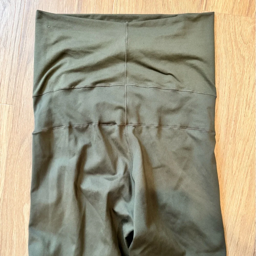 Nike One Women’s High Waisted Maternity Leggings - Picture 4 of 5